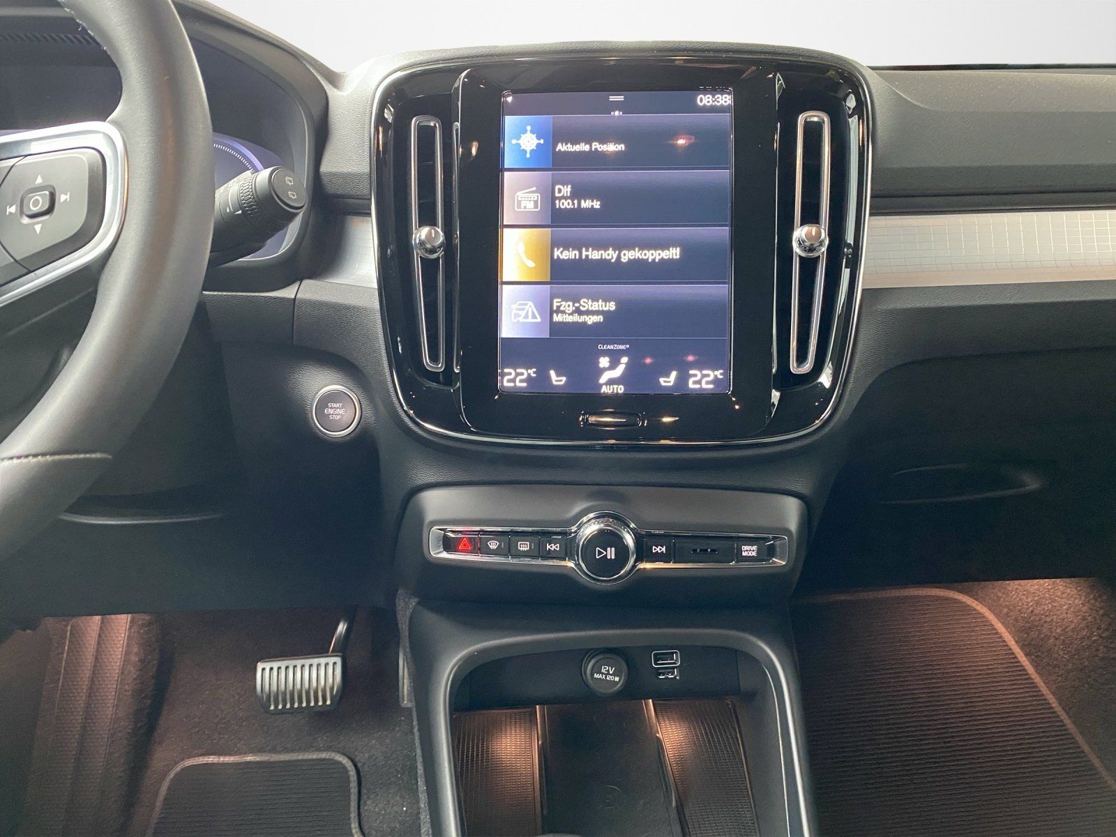 Volvo XC40 Twin Engine Plus Dark AHK