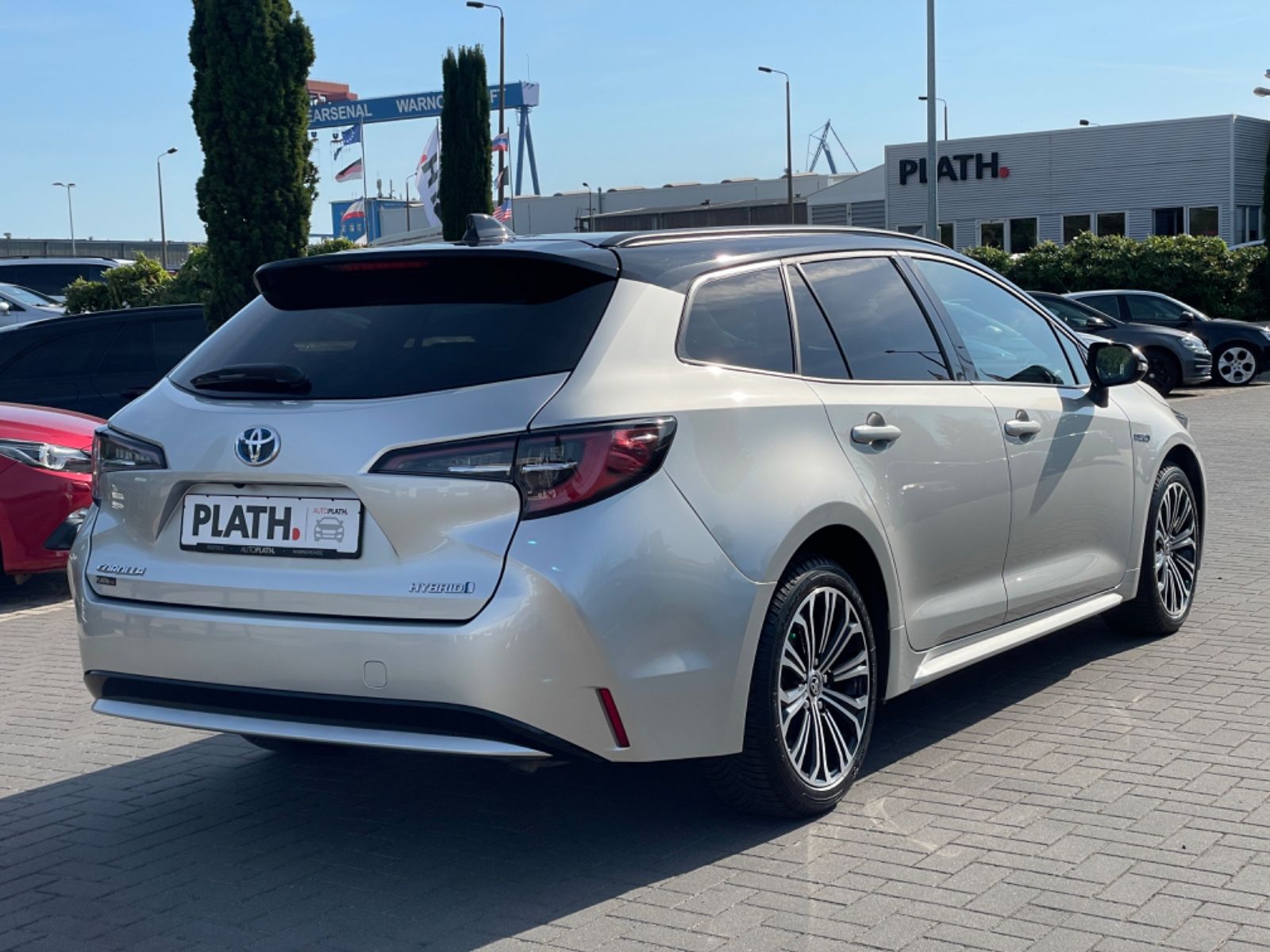 Toyota Corolla Touring Sports Hybrid - Samsaru's Car Outlet