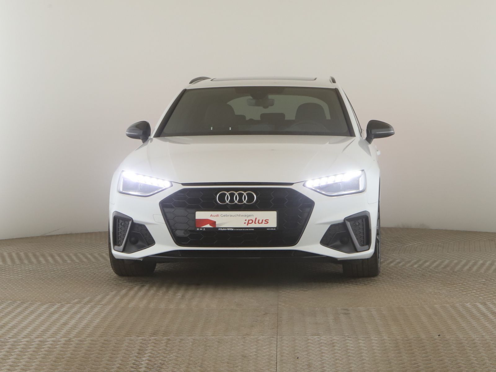Audi A4 Avant 35 TDI S line - Samsaru's Car Outlet