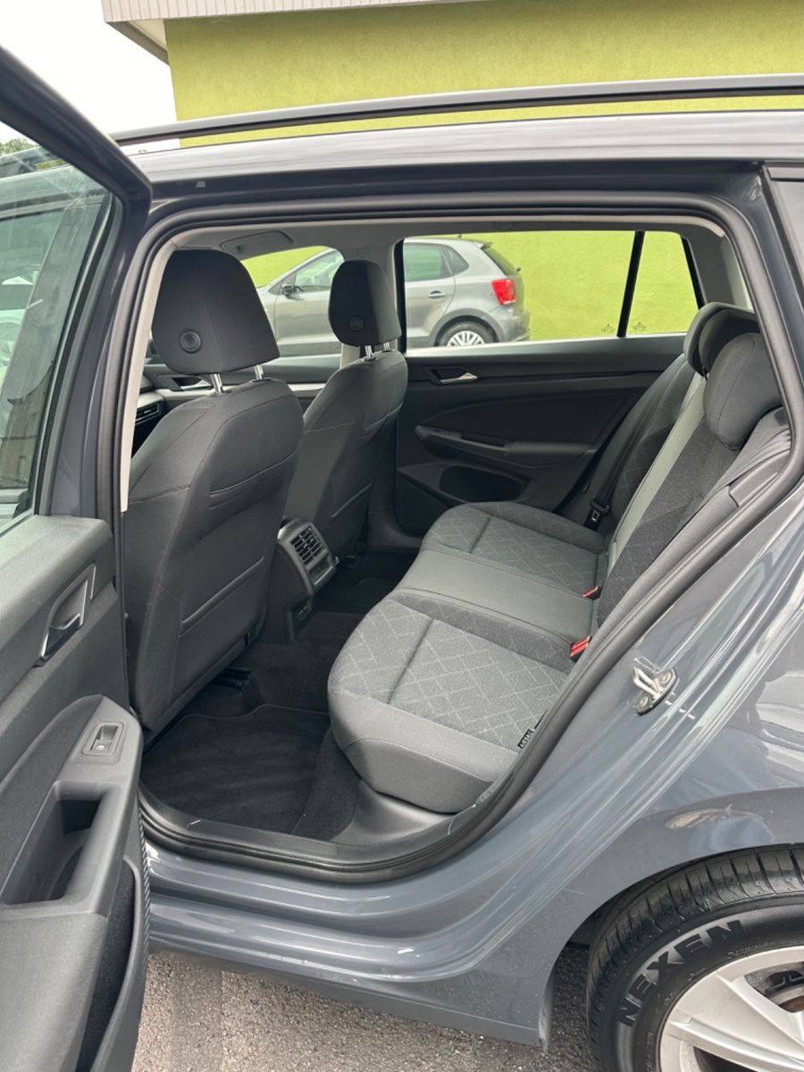 Volkswagen Golf VIII Variant 1.0TSI - Samsaru's Car Outlet