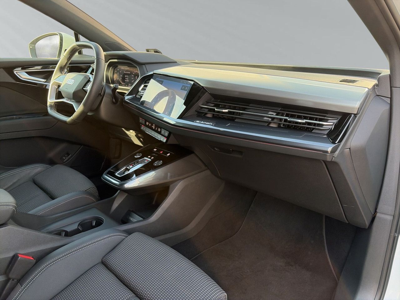 Audi Q4 e-tron 45 quattro S line AHK ACC Matrix Kam.