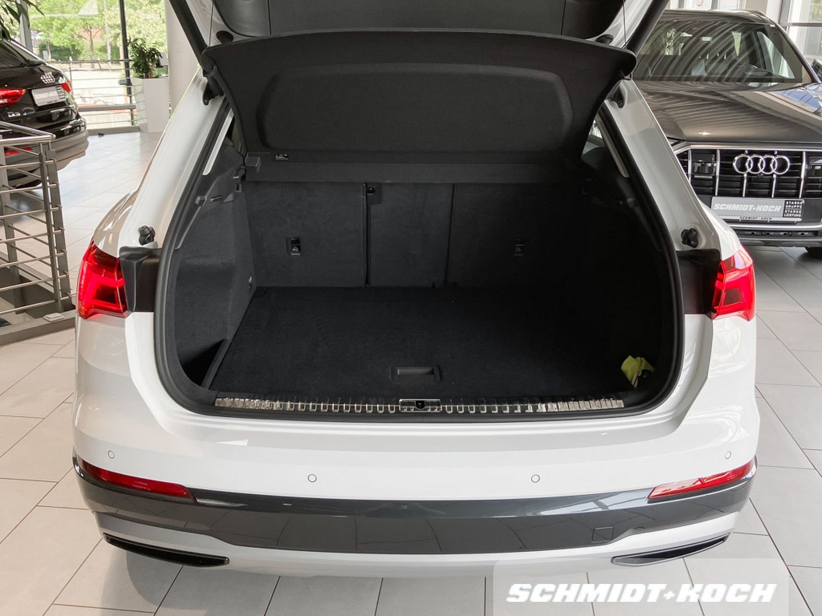 Audi Q3 40 2.0 TFSI S-Tronic quattro advanced - Samsaru's Car Outlet