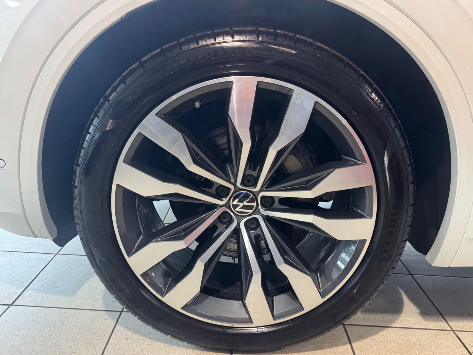 Volkswagen Touareg R-Line Pano IQ LIGHT Exterieur Black Sty