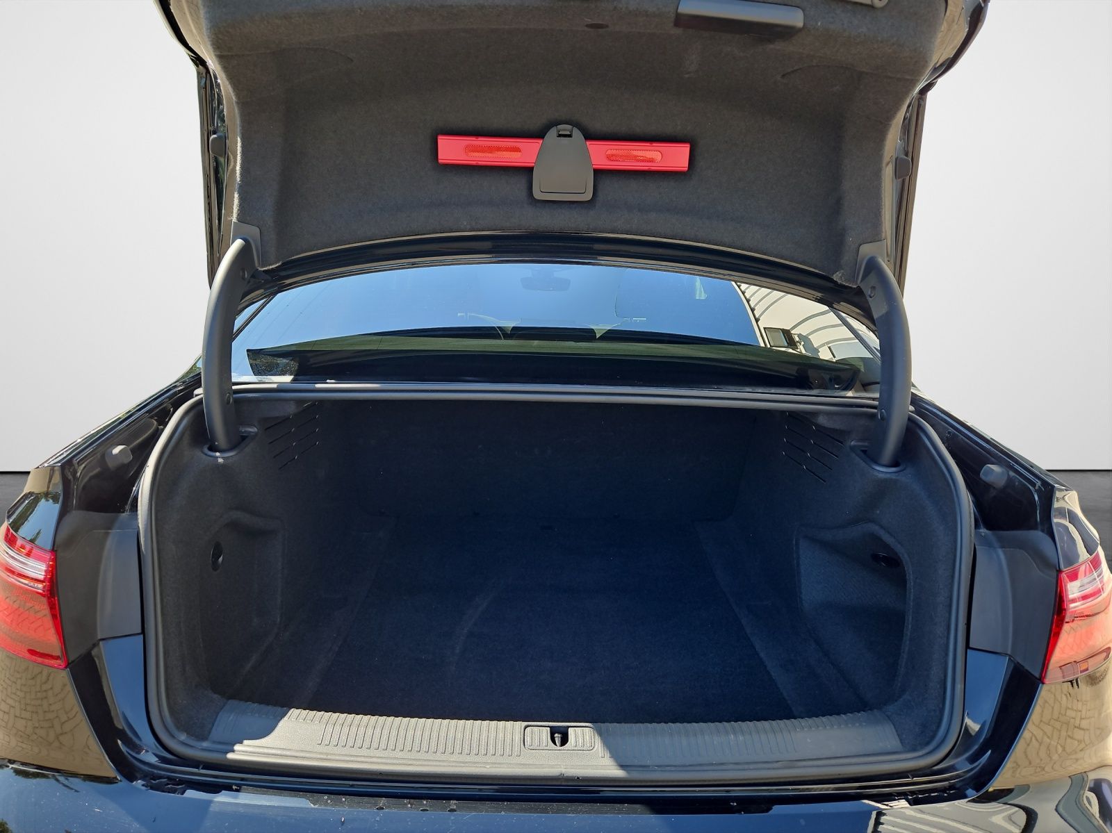 Audi A4 Limousine 40 TDI S tronic - Samsaru's Car Outlet