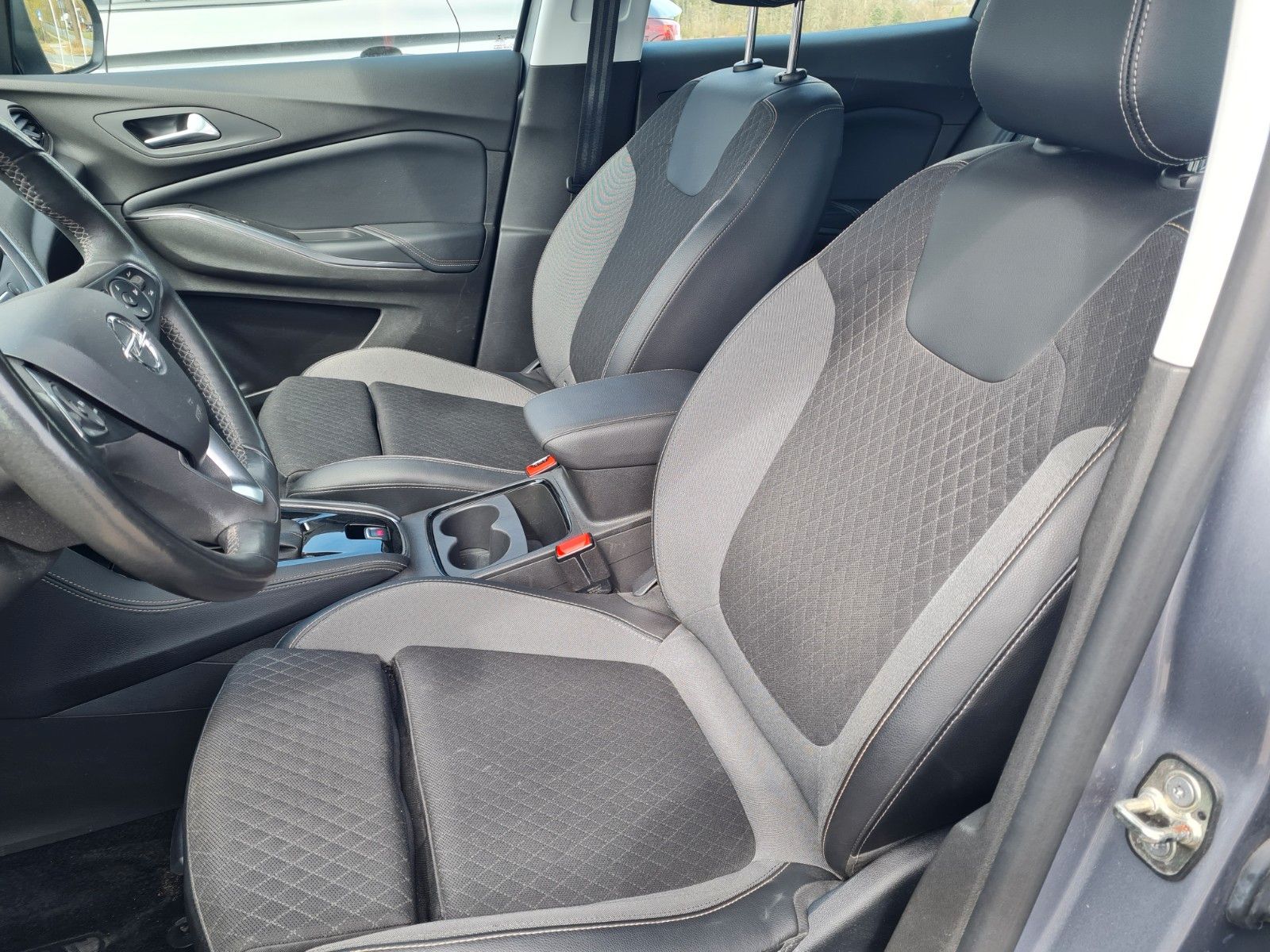 Opel Grandland Business Edition - Samsaru's Car Outlet