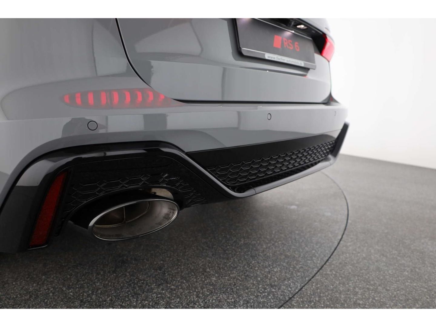 Audi RS6 Avant TFSI quattro LP: 175.630,-/Head-up/Pan