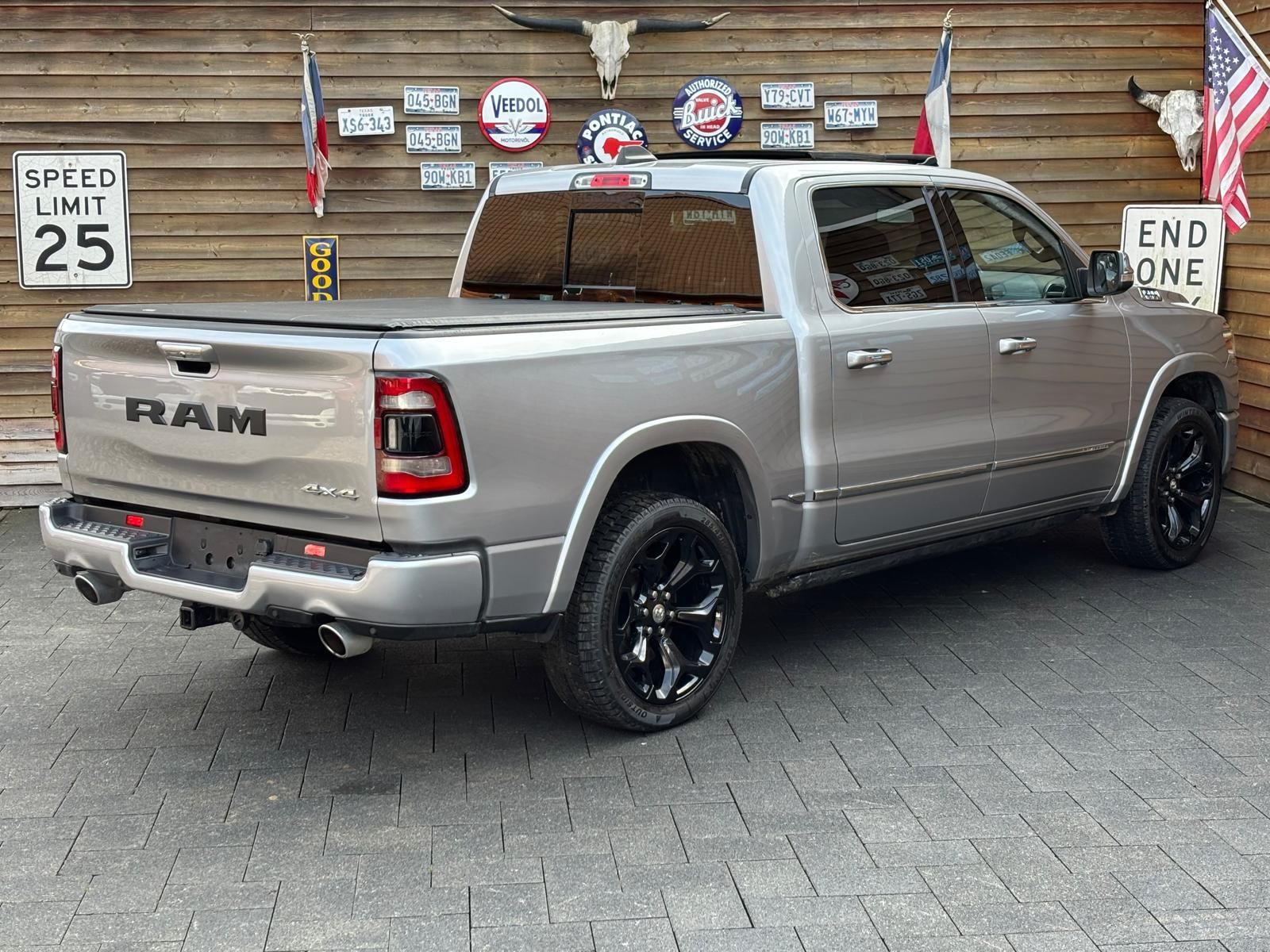Dodge RAM 1500 5,7 Limited 4x4 LED Pano AHK Memory LPG