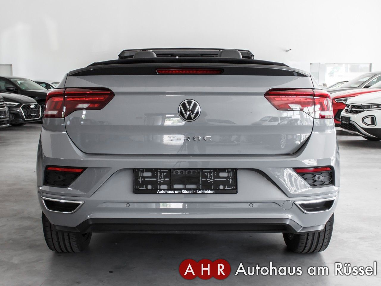 Volkswagen T-Roc R-Line 1.5 TSI - Samsaru's Car Outlet