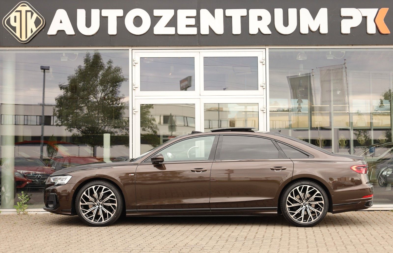 Audi A8 50 TDI Lang Exclusive - Samsaru's Car Outlet