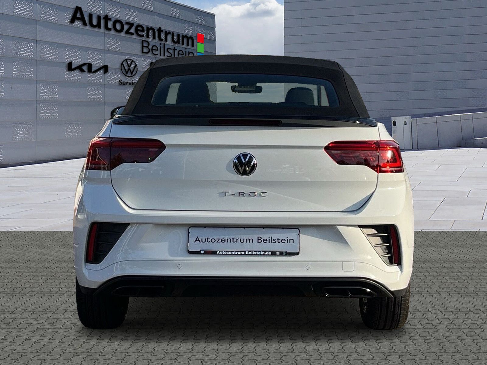 Volkswagen T-Roc R-Line - Samsaru's Car Outlet