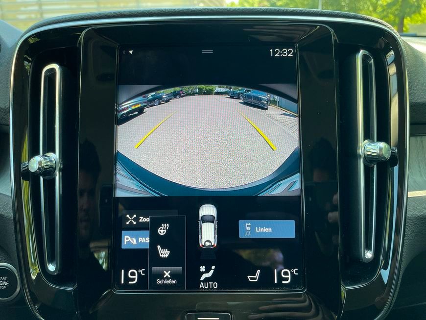 Volvo XC40 T5 Recharge Inscription - Samsaru's Car Outlet