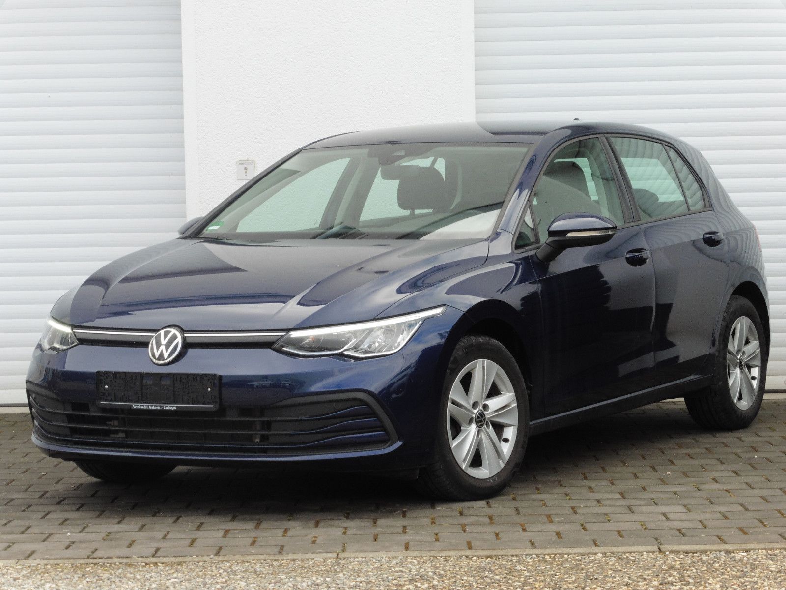 Volkswagen Golf 2.0 TDI LIFE - Samsaru's Car Outlet