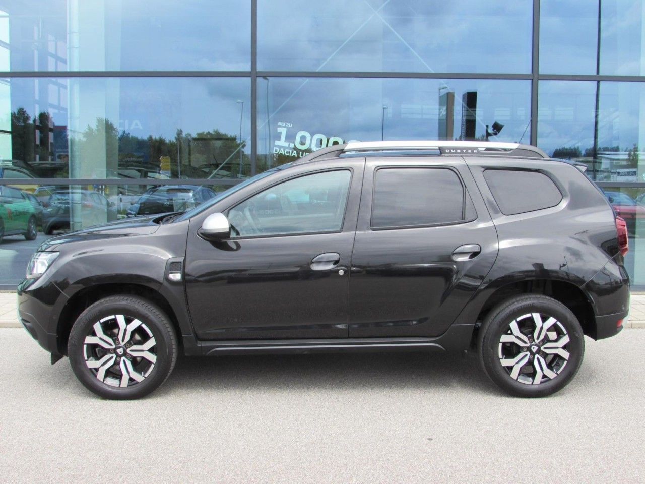 Dacia Duster TCe 130 Prestige 2WD - Samsaru's Car Outlet