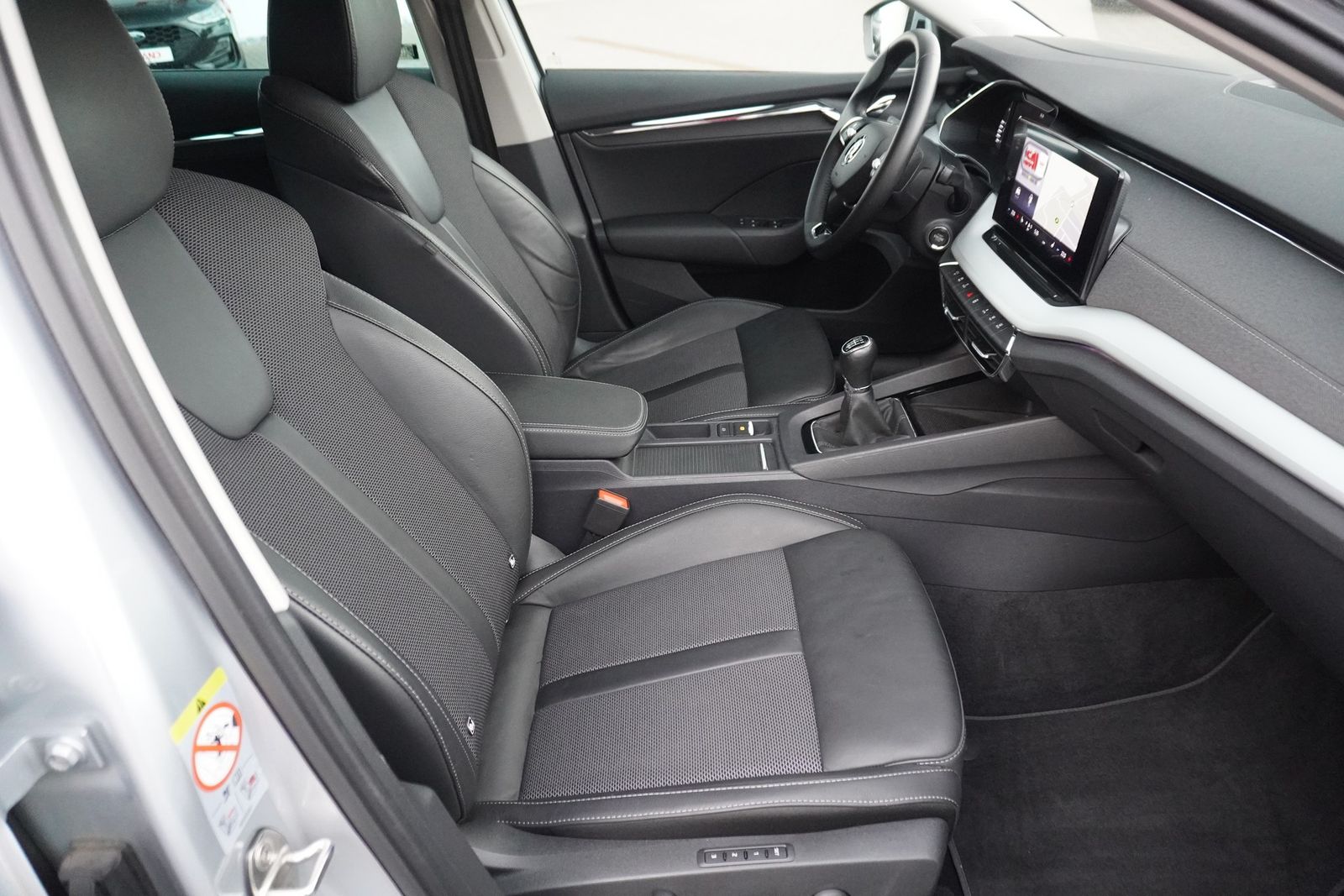 Skoda Octavia Combi 2.0 TDI Style - Samsaru's Car Outlet