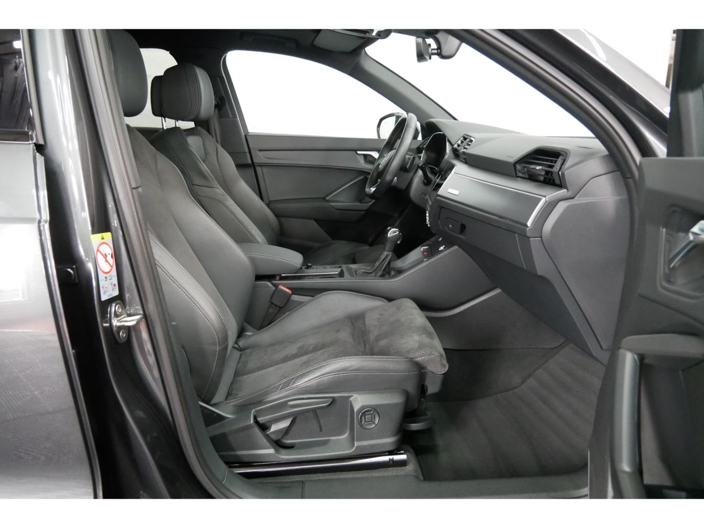 Audi Q3 40 TDI q S line - Samsaru's Car Outlet