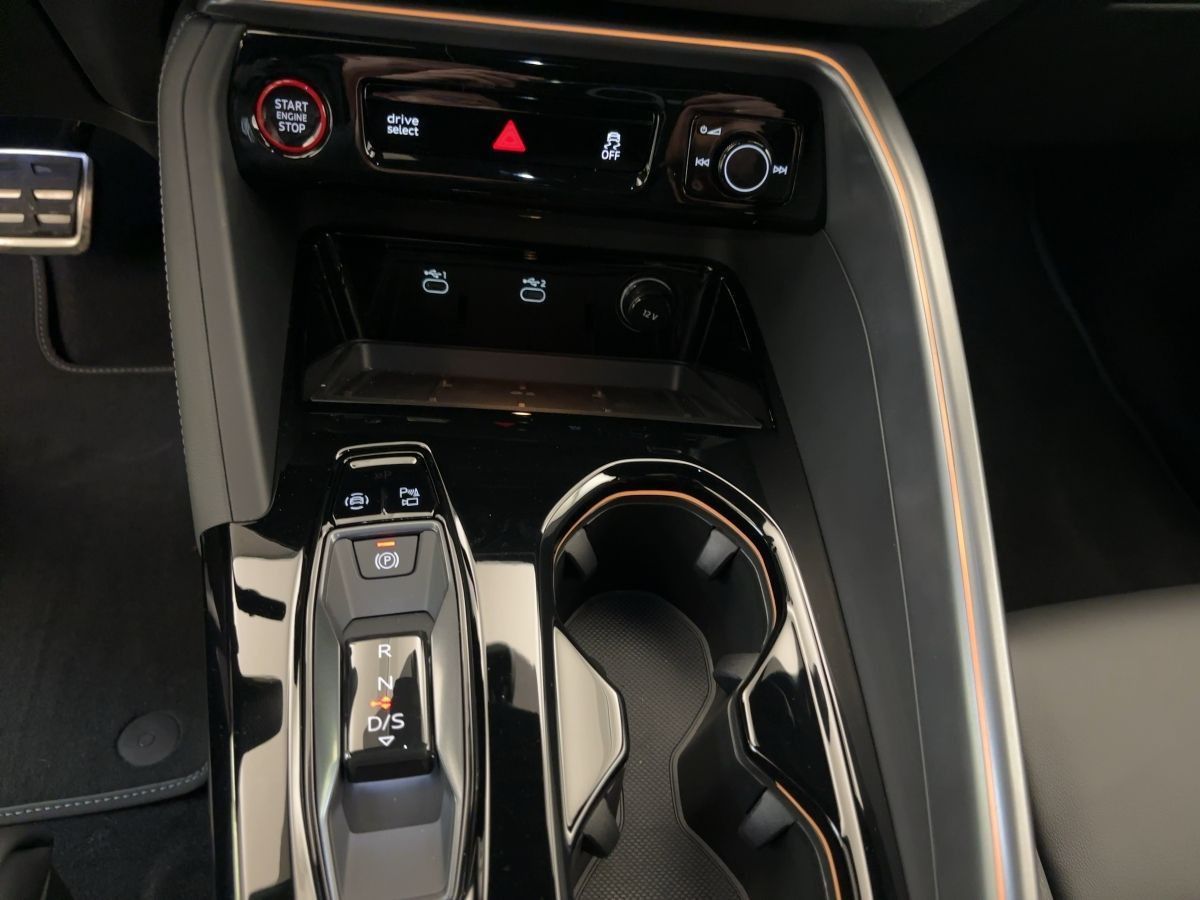 Audi Q5 TDI quattro S tronic - Samsaru's Car Outlet