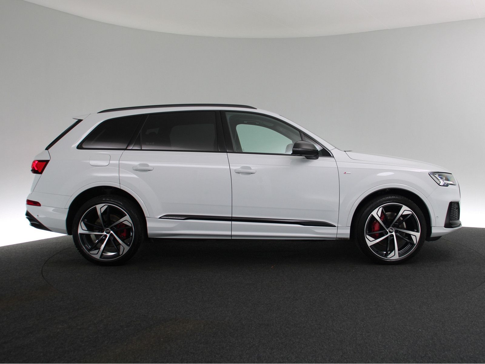Audi Q7 50 TDI quattro competition plus AHK 360° PANO