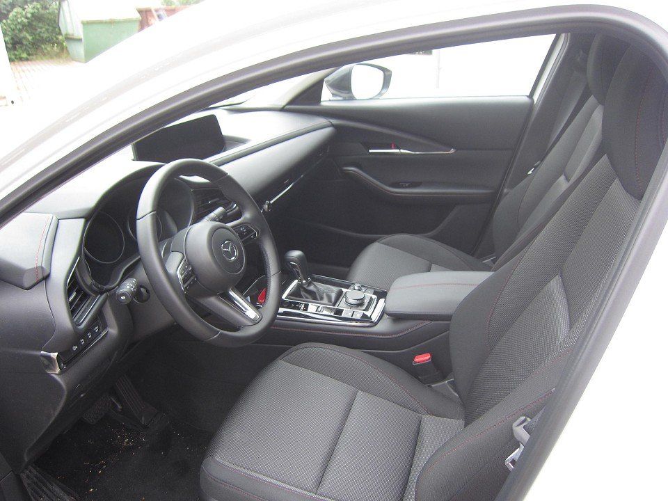 Mazda CX-30 2.5L e-SKYACTIV G 140ps Homura / Head-Up D