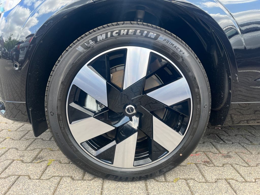 Volvo XC60 T8 AWD Plug-in Hybrid Ultra - Samsaru's Car Outlet