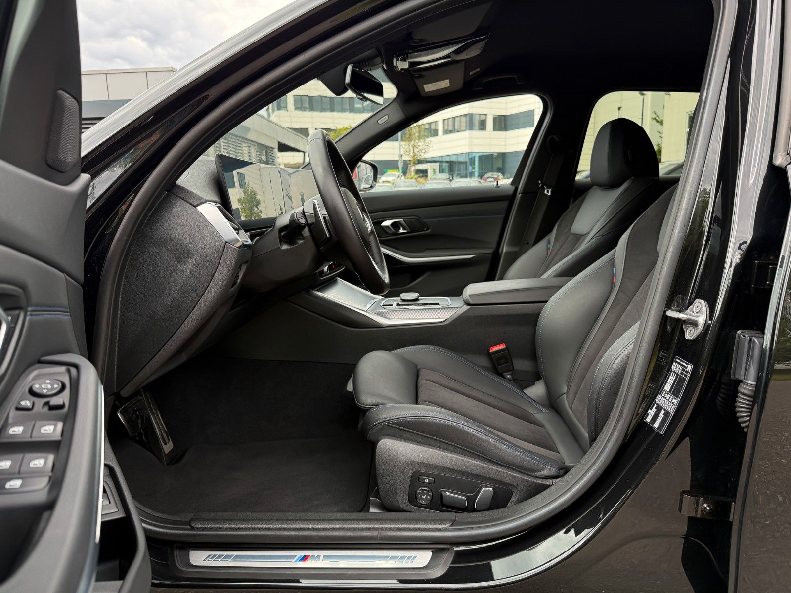 BMW 330 i M Sport - Samsaru's Car Outlet