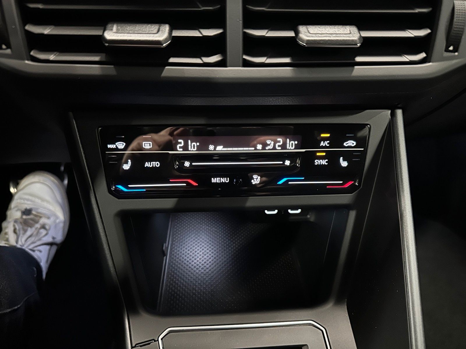 Volkswagen Polo VI R-Line *NAVI*IQ.Drive*KAMERA*CarPlay*ACC