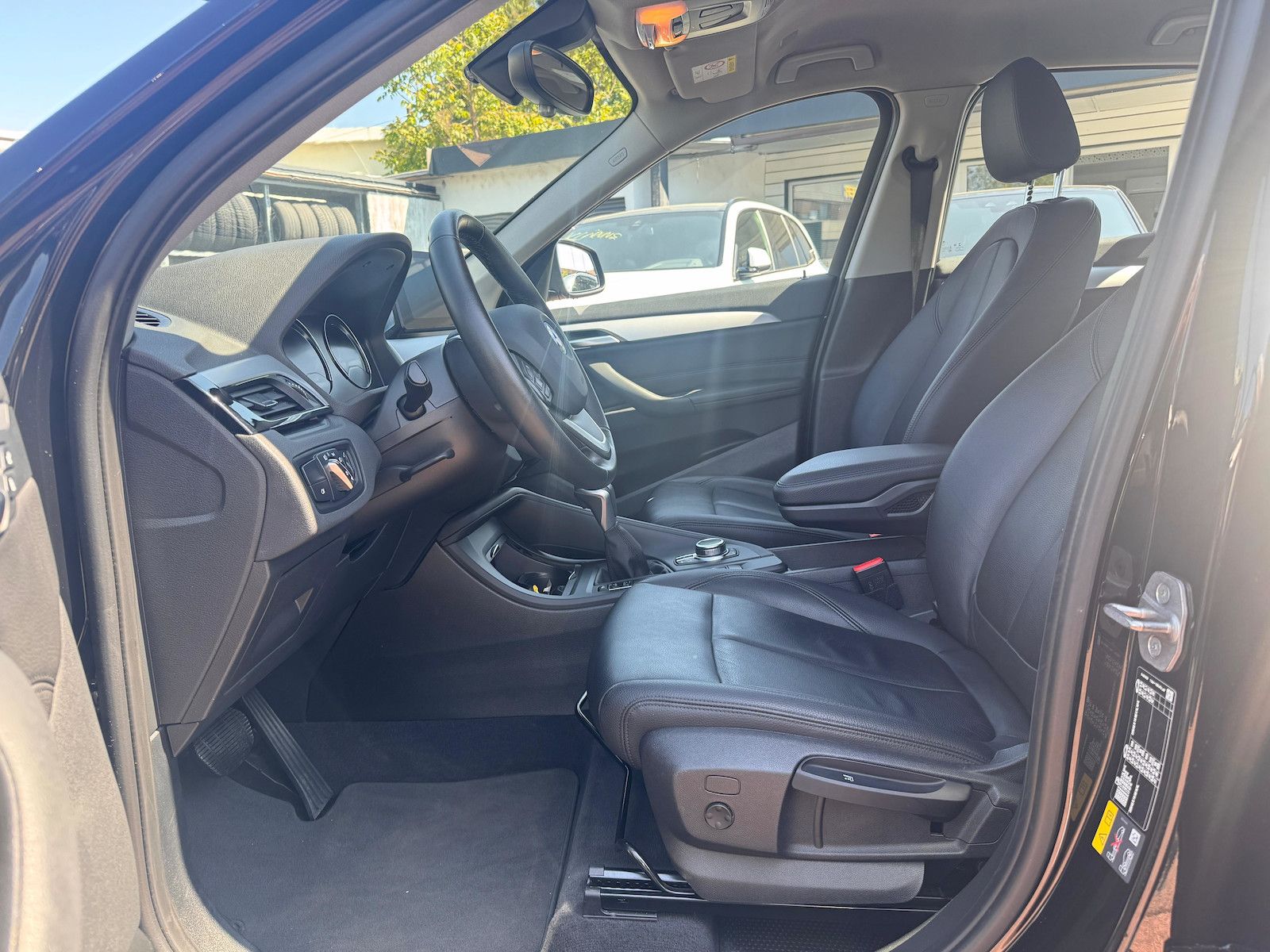 BMW X1 xDrive25e Advantage - Samsaru's Car Outlet