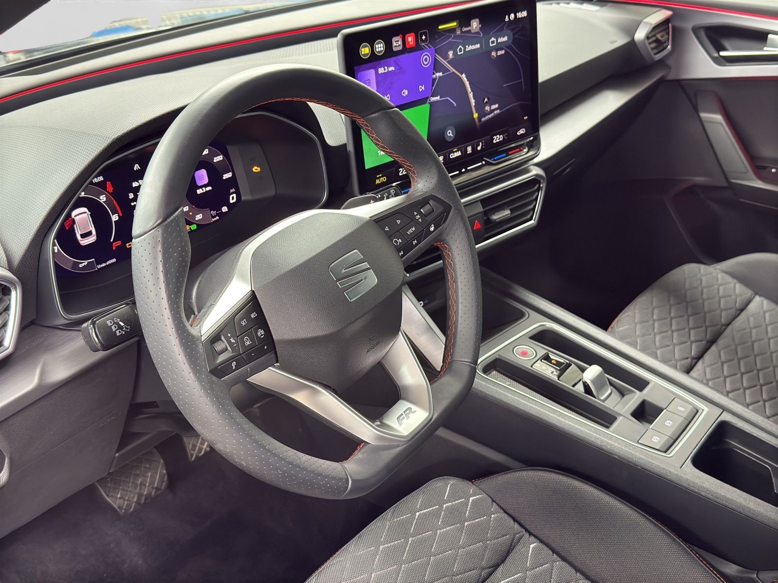 Seat Leon Sportstourer 2.0 TDI DSG FR AHK KAMERA NAVI
