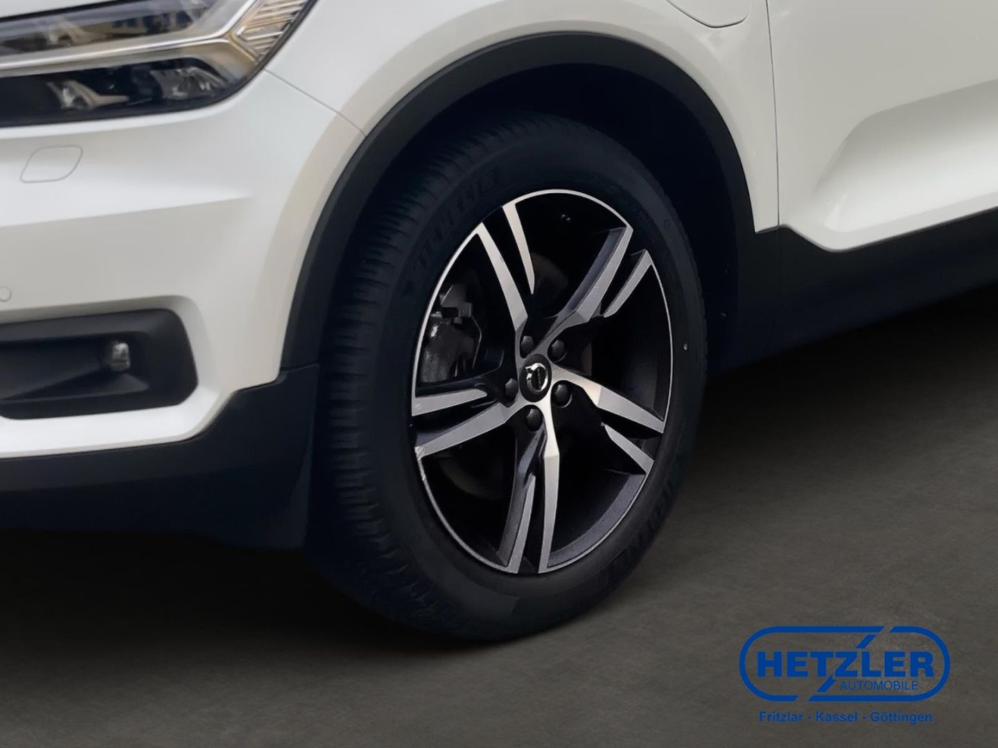Volvo XC40 R Design Expression Recharge Plug-In Hybrid