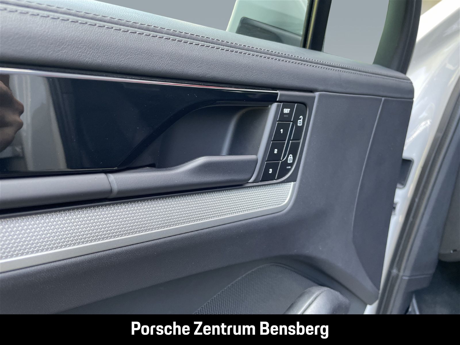 Porsche Cayenne S E-Hybrid AHK Pano InnoDrive HUD