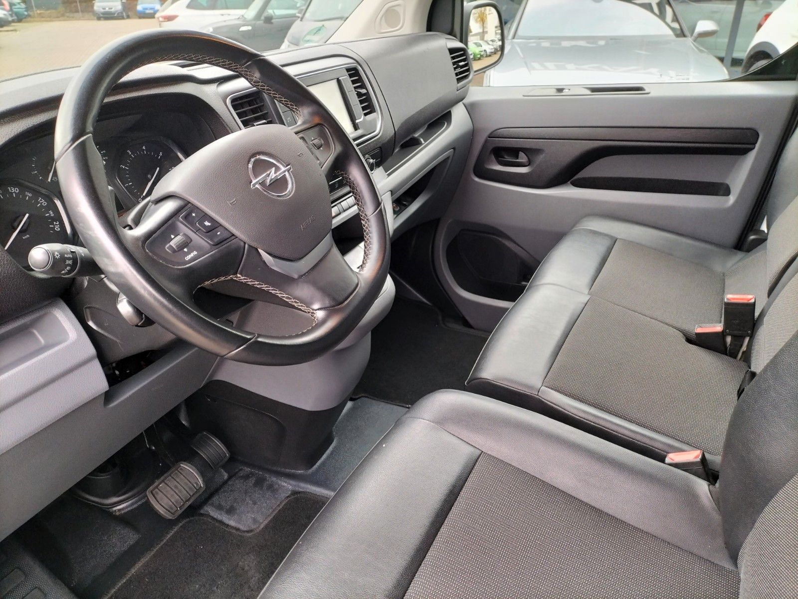 Opel Vivaro Kasten Edition M - Samsaru's Car Outlet