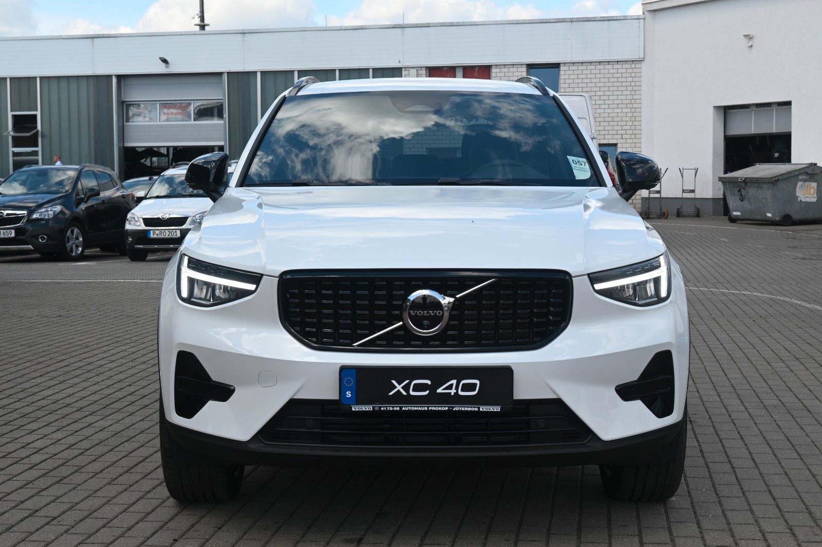 Volvo XC40 B4 DKG Plus Dark*H&K*FSHZG*360°*ACC*AHK