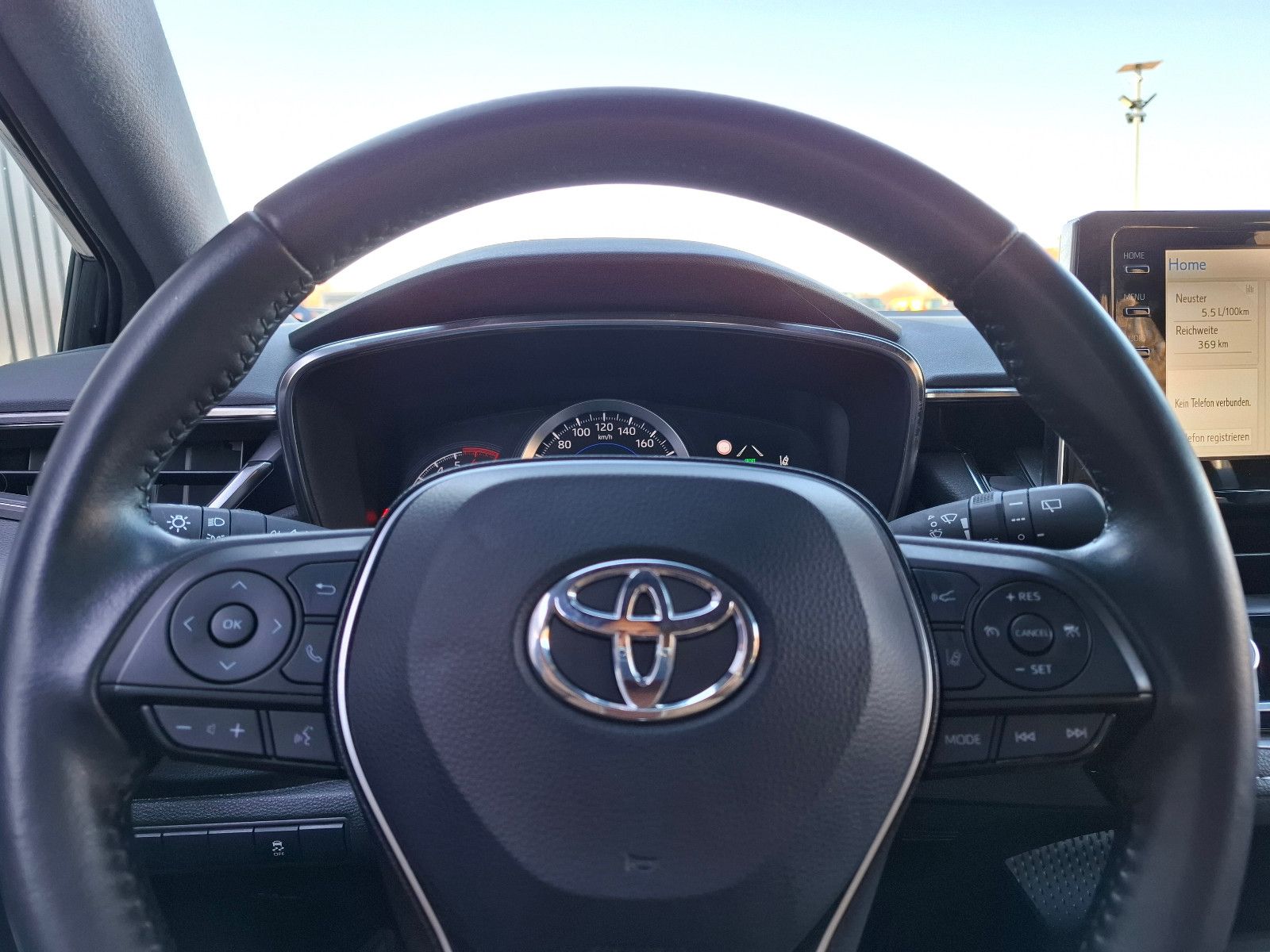 Toyota Corolla 1.8 Hybrid - Samsaru's Car Outlet