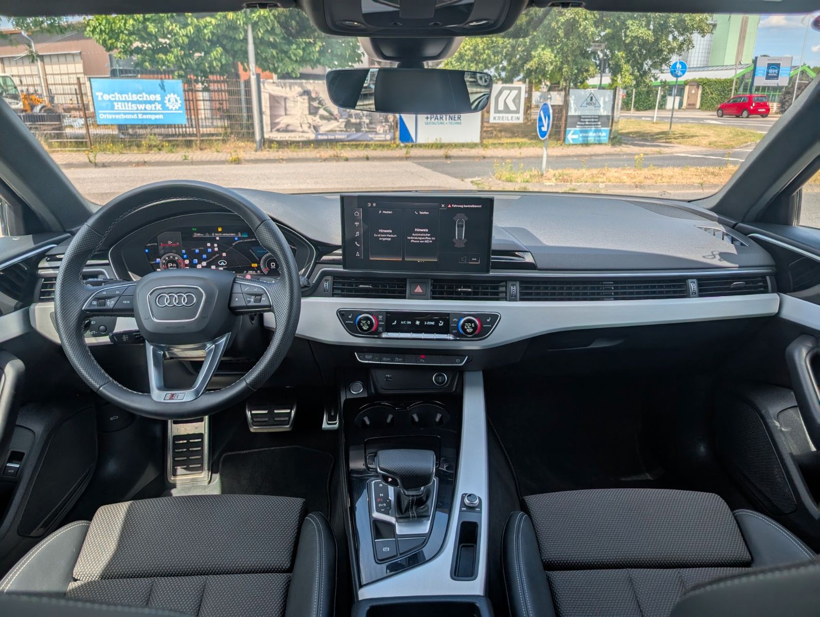 Audi A4 Avant 40 TFSI S line - Samsaru's Car Outlet