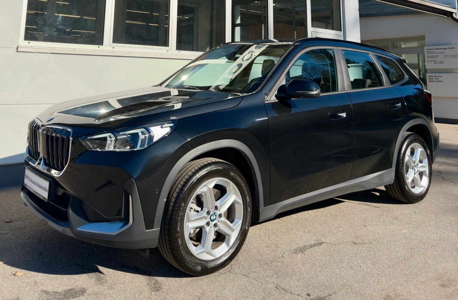 BMW X1 xDrive23i - Samsaru's Car Outlet