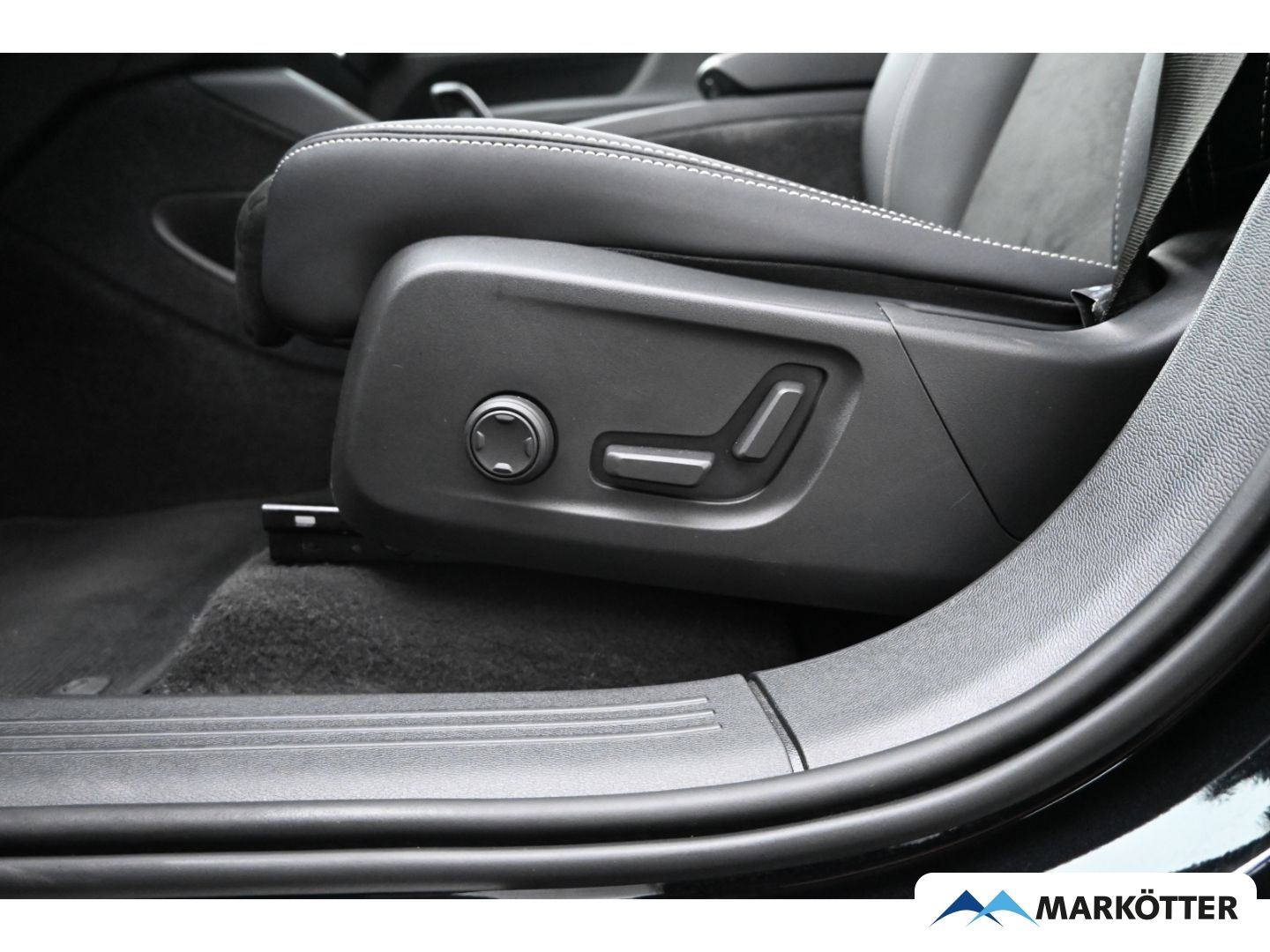 Volvo XC40 P8 Ultimate Recharge ACC/AHK/360°/S-Dach