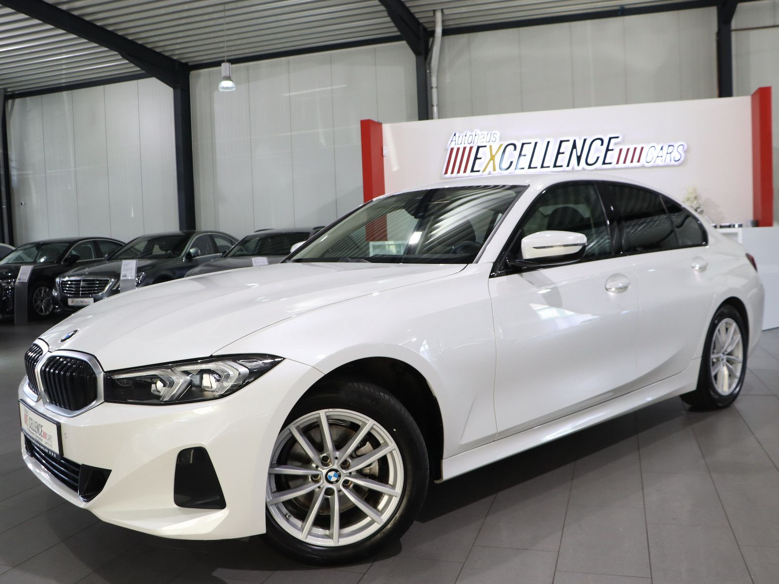 BMW 320d LIMOUSINE xDrive BUSINESS / CURVED / LED