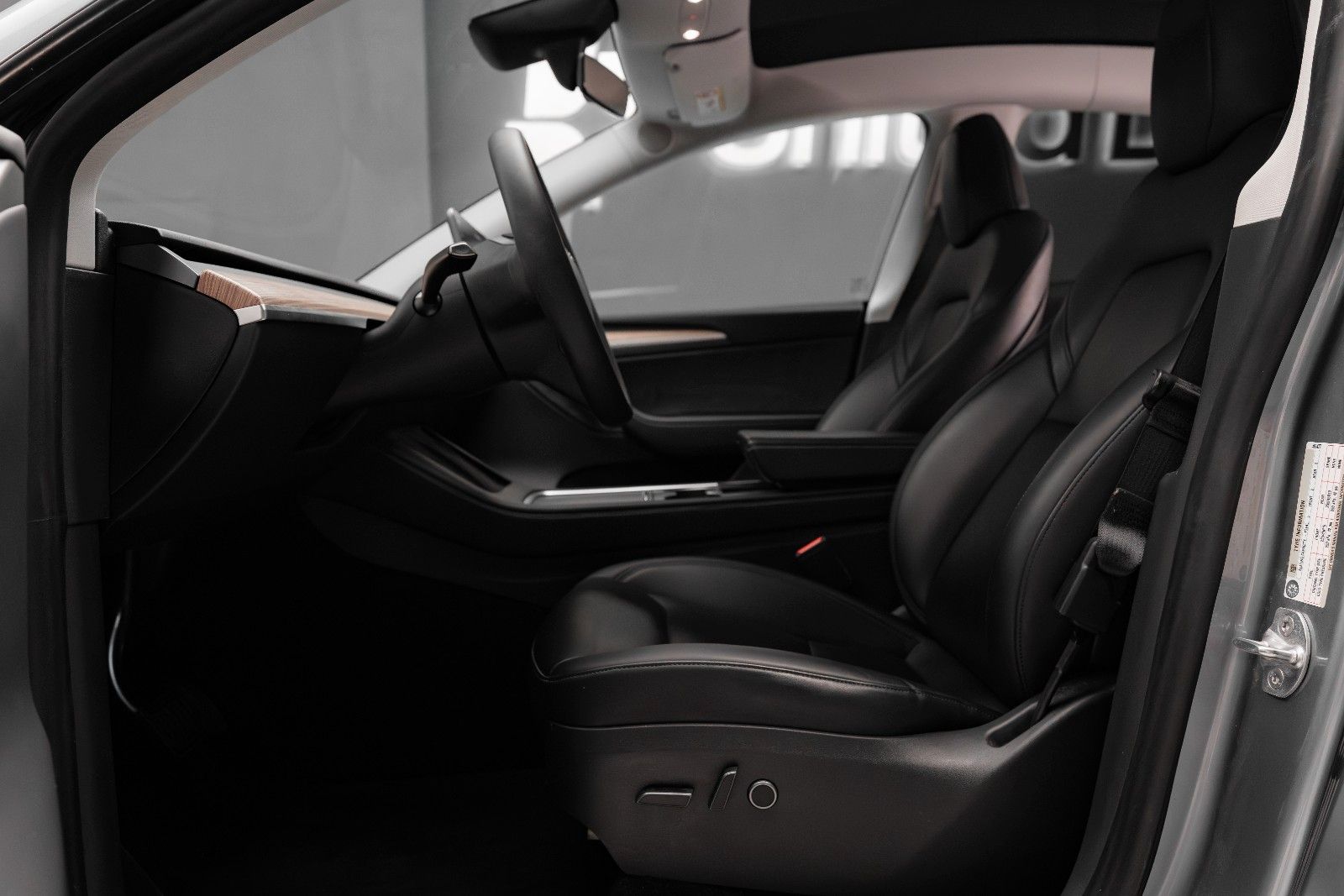 Tesla Model Y Long Range Dual AWD