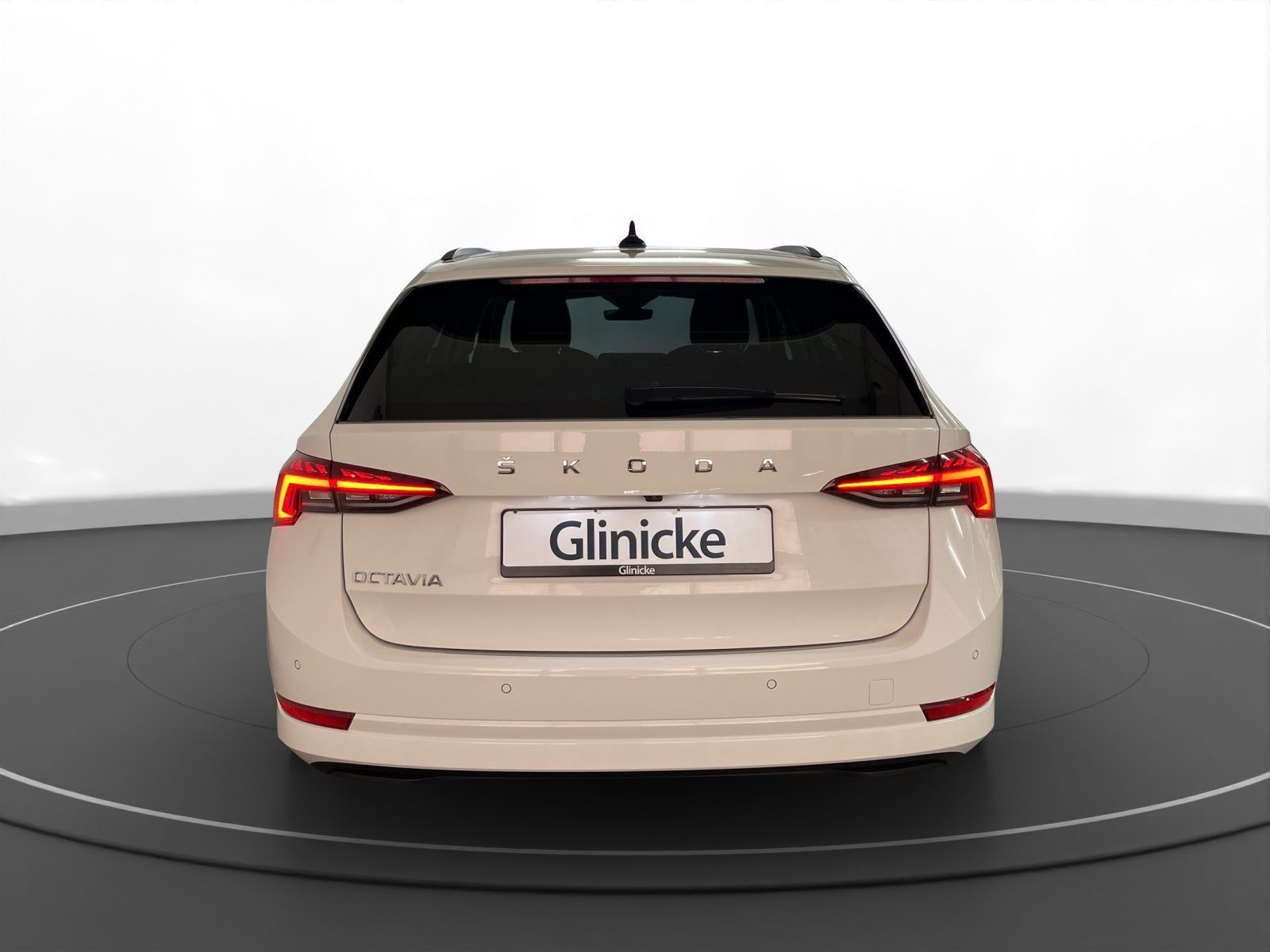 Skoda Octavia Combi 1.0 TSI Clever - Samsaru's Car Outlet