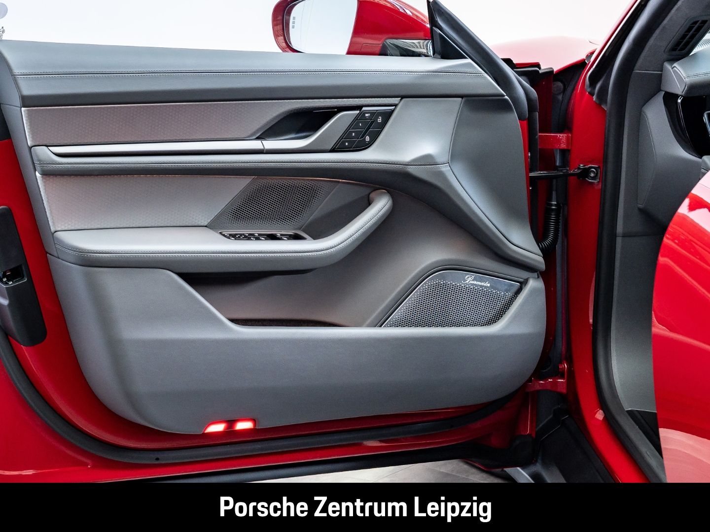 Porsche Taycan Turbo S Cross Turismo Burmester PCCB