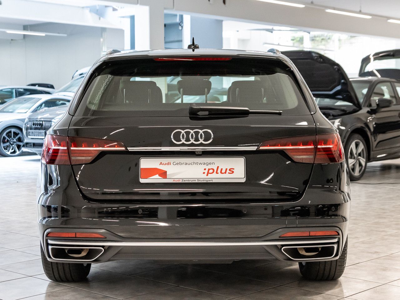 Audi A4 Avant 35 TFSI advanced S line - Samsaru's Car Outlet