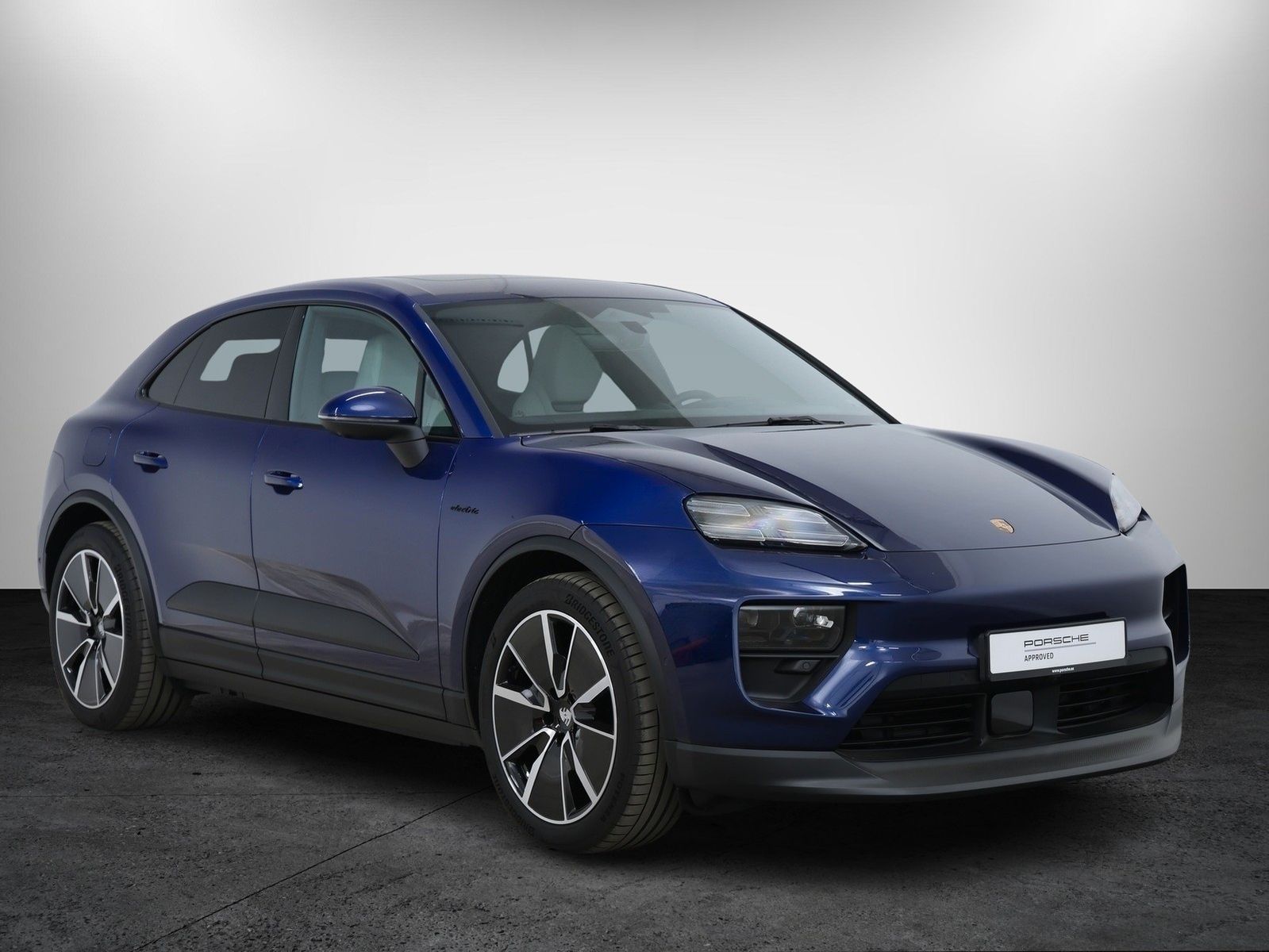 Porsche Macan Electric 4