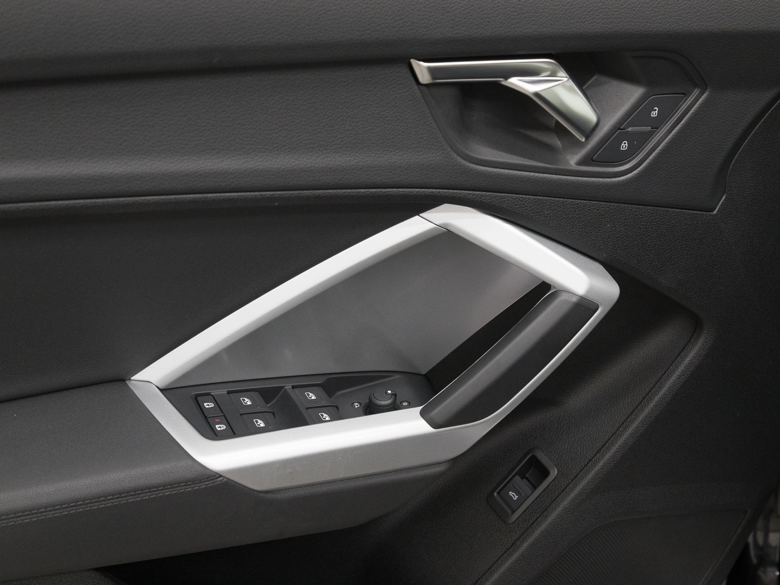 Audi Q3 35 TDI Q S LINE - Samsaru's Car Outlet