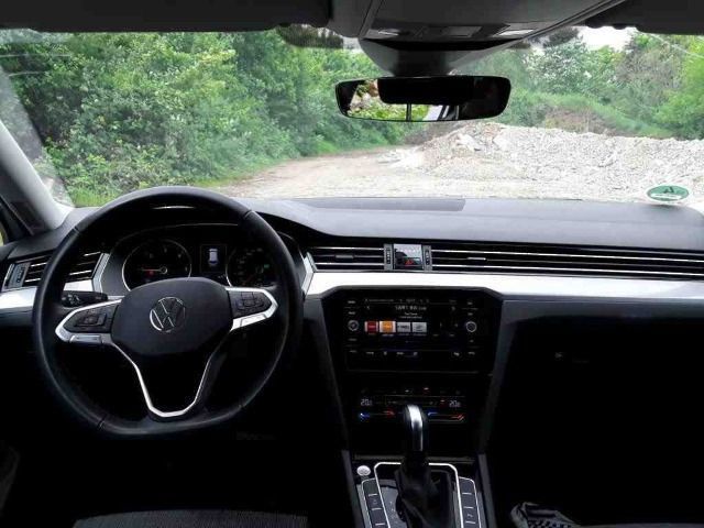 Volkswagen Passat Variant 2.0 TDI Business - Samsaru's Car Outlet