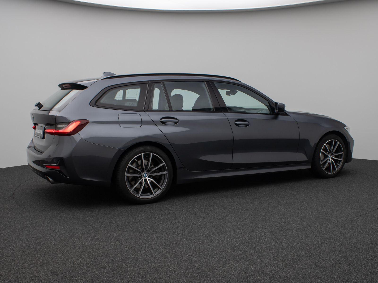 BMW 330i xD SportLine - Samsaru's Car Outlet