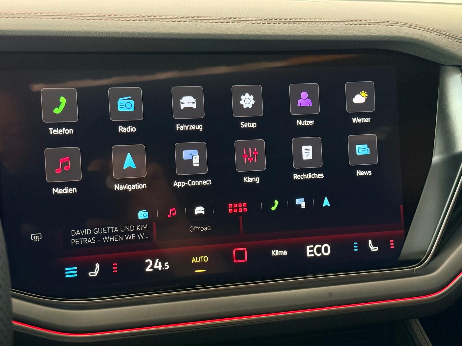 Volkswagen Touareg R-Line-Pano/ACC/AHK/360/Dynaudio/Massage
