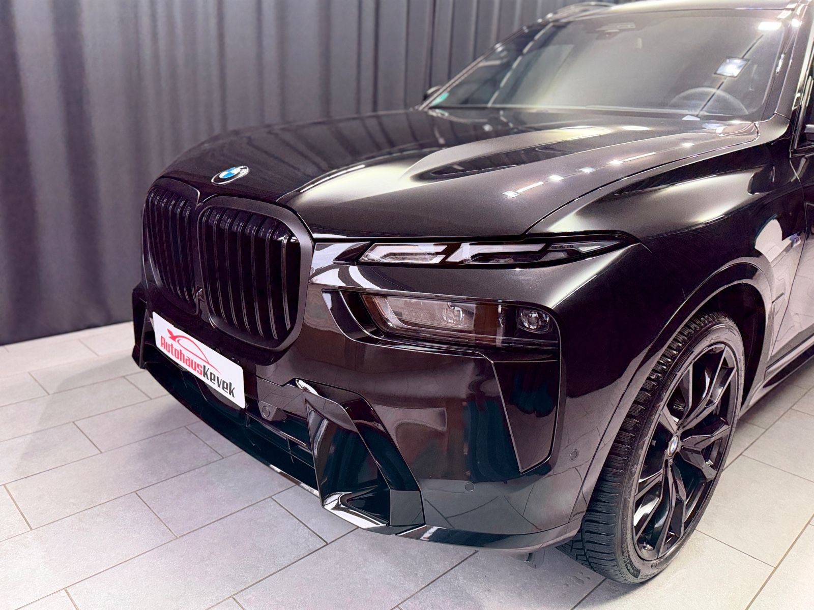 BMW X7 xDrive 40d M SPORT PRO|LUFT|PANO|7-SITZER|AHK