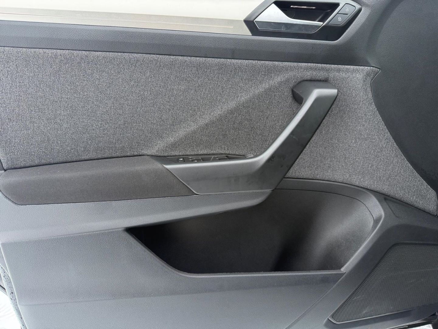 Volkswagen T-Roc Move 1.5 TSI - Samsaru's Car Outlet
