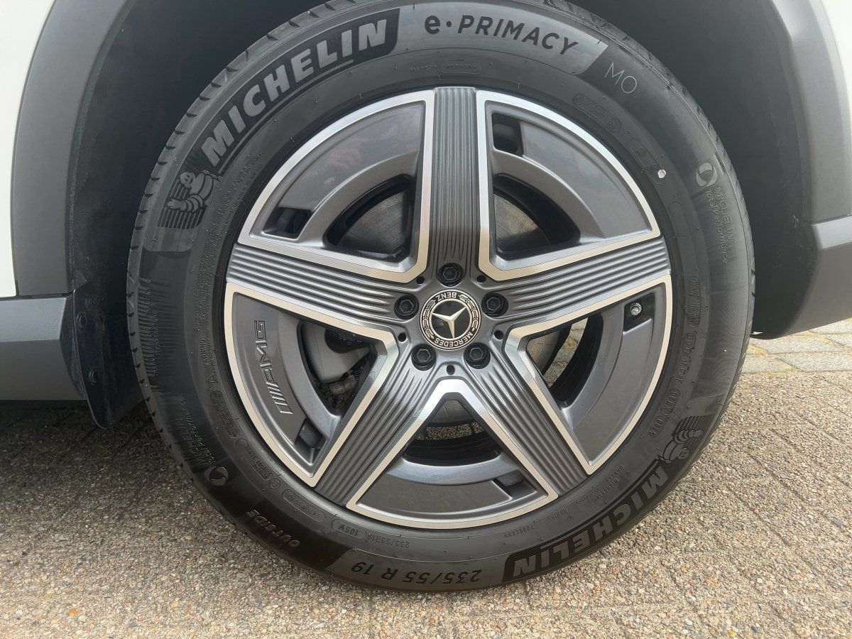 Mercedes-Benz GLC 300 d 4M AMG Line DigiLight|KeyGo|S-Dach|TWA