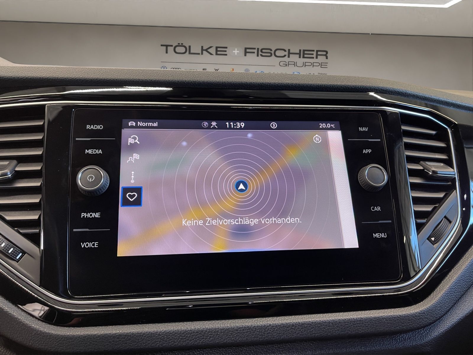 Volkswagen T-Roc 1.5 TSI Sport - Samsaru's Car Outlet