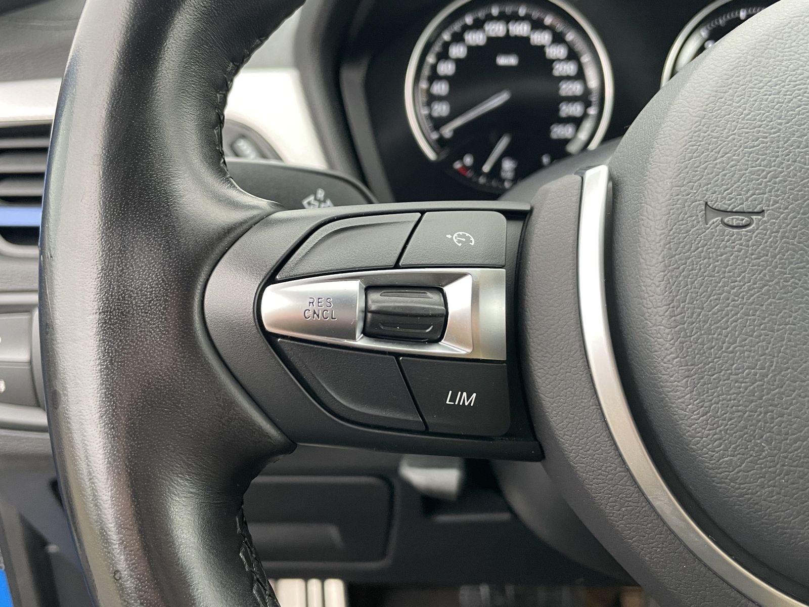 BMW X1 xDrive25e M Sportpaket - Samsaru's Car Outlet